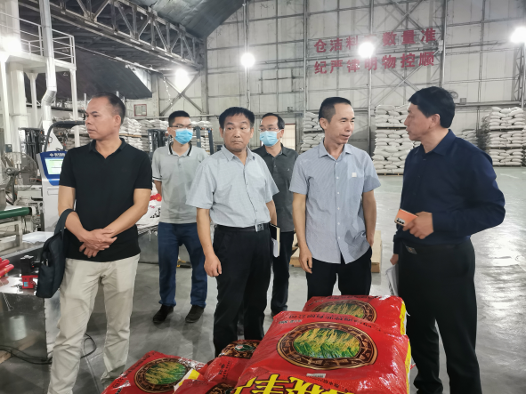 南寧市鄉(xiāng)村振興糧食全產(chǎn)業(yè)鏈鏈長尹彥鴻率南寧市鄉(xiāng)村振興和防止返貧致貧工作組到公司走訪考察調(diào)研