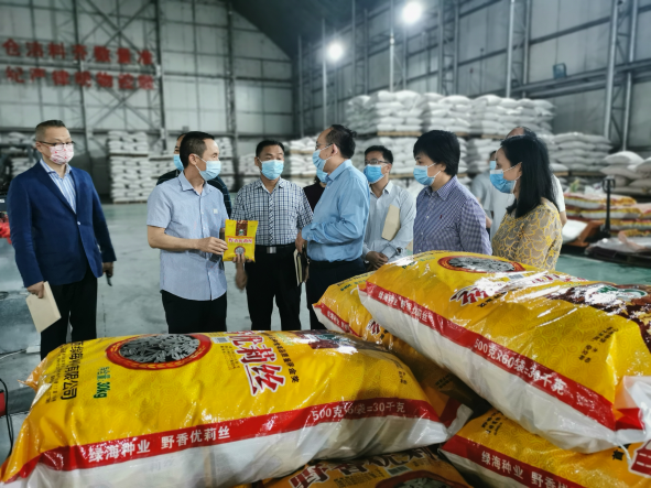 南寧市二級巡視員郭維寧率南寧市人大代表議案調(diào)查組到公司考察調(diào)研